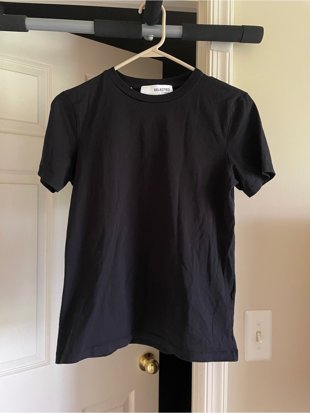 Basic Black Crew Neck T-Shirt